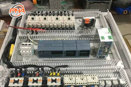 SIEMENS PLC SIMATIC S7-1200 + HMI Comfort Panels Standard