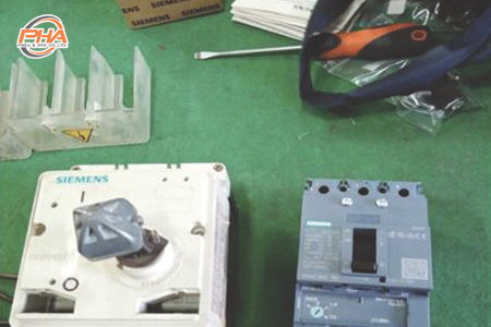 SIEMENS Safety Relay 1 SIEMENS Safety Relay 1